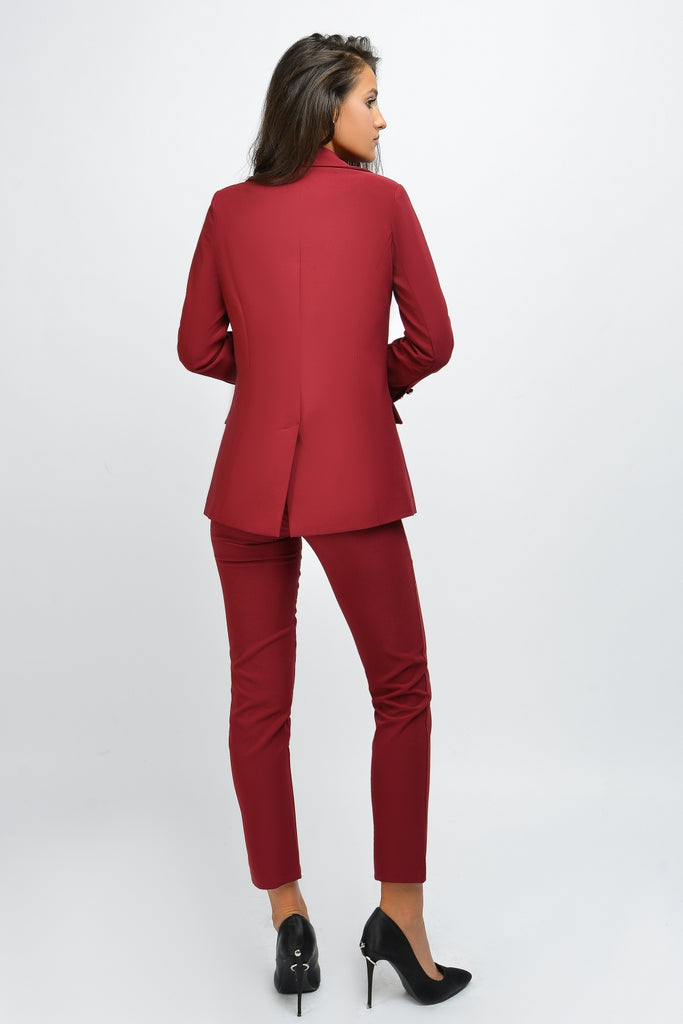 Completo tailleur bordo Foggi giacca classica  lunghezza fianchi con bottoni argento e pantalone aderente