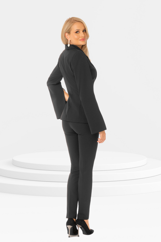 Completo tailleur nero PrettyGirl giacca foderata con maniche aperte e pantaloni a vita alta e cintura