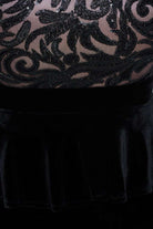 Abito corto nero in velluto Fofy con corpino glitterato e blaza in vita, maniche tre quarti, elegante e alla moda.
