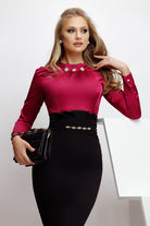Blusa bordeaux in tessuto satinato Fofy con collo accessoriato, vista frontale, dettagli eleganti e tessuto lucido.