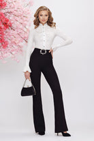 Pantaloni neri a gamba larga e dritta Fofy con vita alta e fibbia gioiello in cristalli argento, tessuto fluido e elegante.