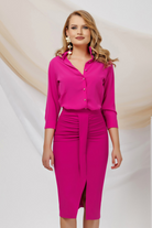 Gonna a tre quarti fucsia alta con arricciature e spacco asimmetrico, marca Pretty Girl, vestibilità moderna e stile vivace.