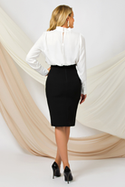 Gonna a tre quarti nera high waist Pretty Girl con spacco e rifiniture di perline, tessuto elegante e alla moda.