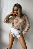 Maglione corto beige morbido oversize Moda-Mania con lavorazione traforata effetto uncinetto, girocollo e stile confortevole