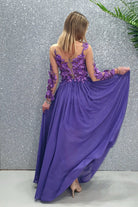 Abito lungo lilla Axa di Moda-Mania con strascico e corpetto in tulle nude a fiori 3D, elegante e femminile.