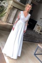 Abito lungo svasato bianco con spacco laterale e corpetto in tulle ricamato, Moda-Mania, abiti lunghi eleganti femminili