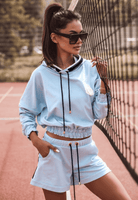 Completo sportivo celeste Moda Mania con felpa con cappuccio e pantaloncino, ideale per esercizio e relax.
