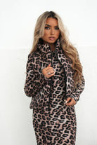Gilet corto oversize a fantasia leopardata con tasche frontali e cerniera, giacca moda Mania in stile casual e trendy