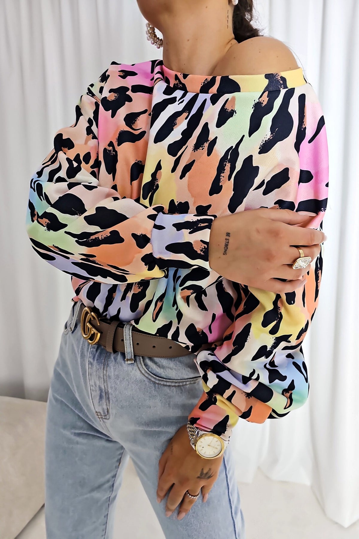 Felpa casual Moda-Mania con stampa maculata multicolore, maniche lunghe e polsini, morbida e comoda maglieria.