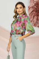 Pantaloni eleganti verdi menta a gamba larga Pretty Girl con dettagli dorati laterali in vita, tessuto leggero e stile sofisticato.