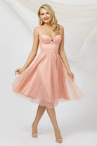 Abito svasato rosa pesca in tulle con micro pois, fodera in raso e coppe a cuore, brand Pretty Girl, abiti corti elegante femminile