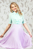 Camicia verde acqua in velo Pretty Girl a manica corta con jabout e bottoncini a perla, dettaglio elegante e femminile