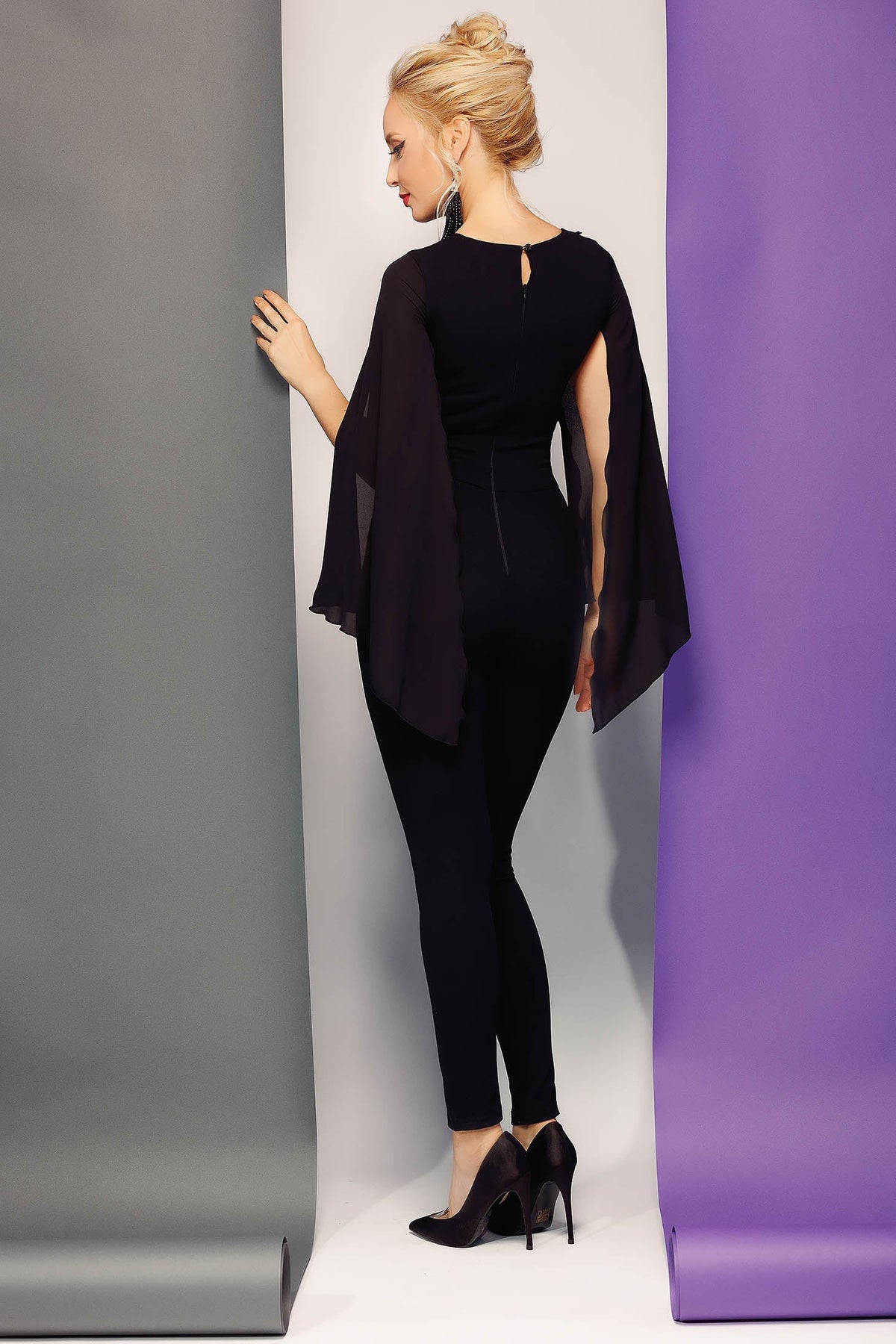 Salopette elegante nera Fofy con maniche aperte e busto in tulle a fiori 3D, abbigliamento femminile sofisticato e alla moda.