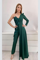 Salopette elegante verde smeraldo Moda-Mania con strascico laterale e applicazioni floreali 3D, stile monomaniaca.