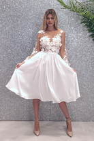 Abito bianco princess midi Moda-Mania con corpetto in tulle a fiori 3D e gonna svasata, stile elegante e romantico.