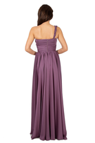 Abito lungo lilla in tessuto satinato monospalla con spacco laterale, elegante abito lungo Moda-Mania.
