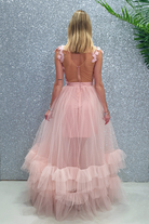 Abito lungo svasato rosa Moda-Mania con gonna in tulle e corpetto a fiori 3D, dettagli floreali e stile elegante.
