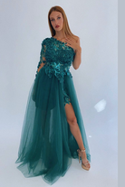 Abito lungo verde smeraldo con mono manica, strascico in tulle e corpetto a fiori 3D, marca Moda-Mania.