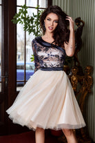 Abito princess mono spalla Atmosphere con corpetto ricamato e gonna in tulle nude, abiti corti eleganti e femminili.