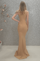 Abito lungo beige a sirena Chanttal con inserto in tulle floreale ricamato rosa, vestito elegante e femminile.