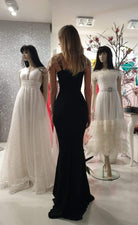 Abito lungo nero a sirena Chanttal con inserto in tulle floreale ricamato rosa, dettaglio elegante e femminile