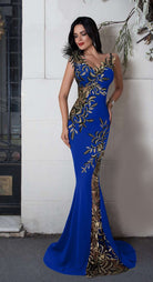 Abito lungo a sirena blu elettrico Chanttal con inserto in tulle ricamato e decorazioni di piume, in tessuto elegante.