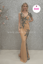 Abito lungo beige a sirena Chanttal con inserto in tulle floreale ricamato verde, vestito elegante e femminile.
