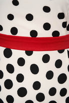 Abito tre quarti bianco Fofy con fantasia a pois neri, cintura rossa e maniche a volants, vestibilità elegante e femminile