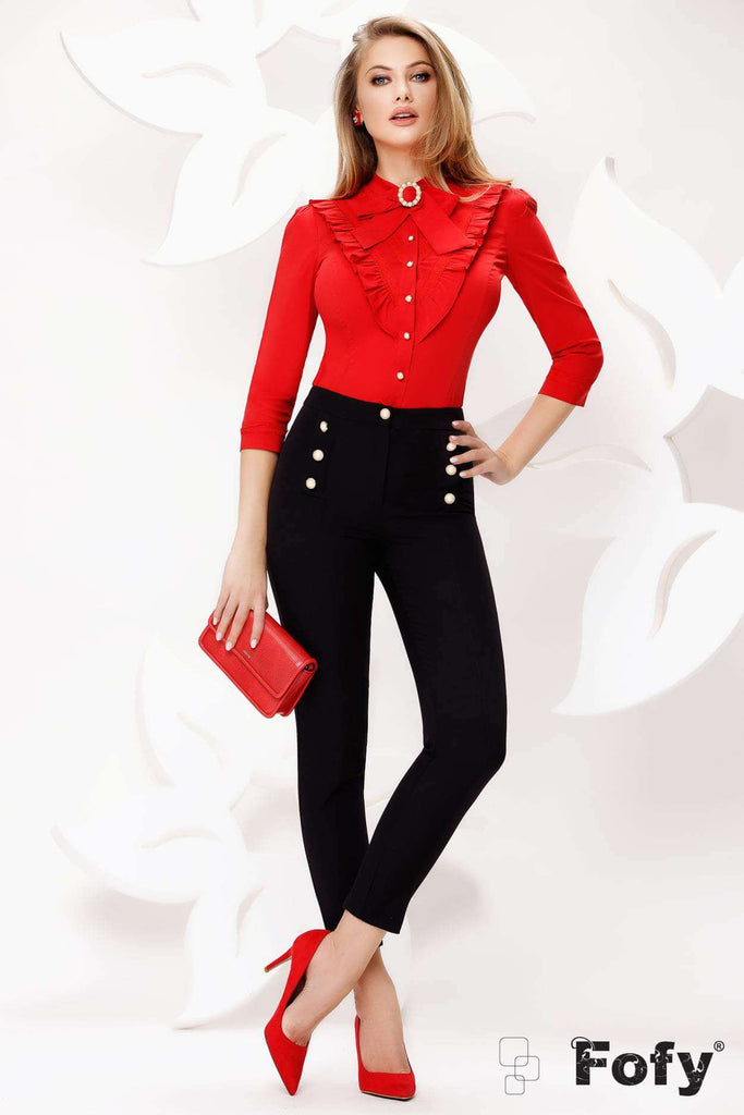 Camicia rossa elasticizzata Fofy a maniche tre quarti con rouches a V e bottoni gioiello