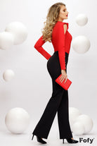 Camicia elegante rossa Fofy con cravatta in pizzo bianco, maniche con aperture e dettagli in tulle.