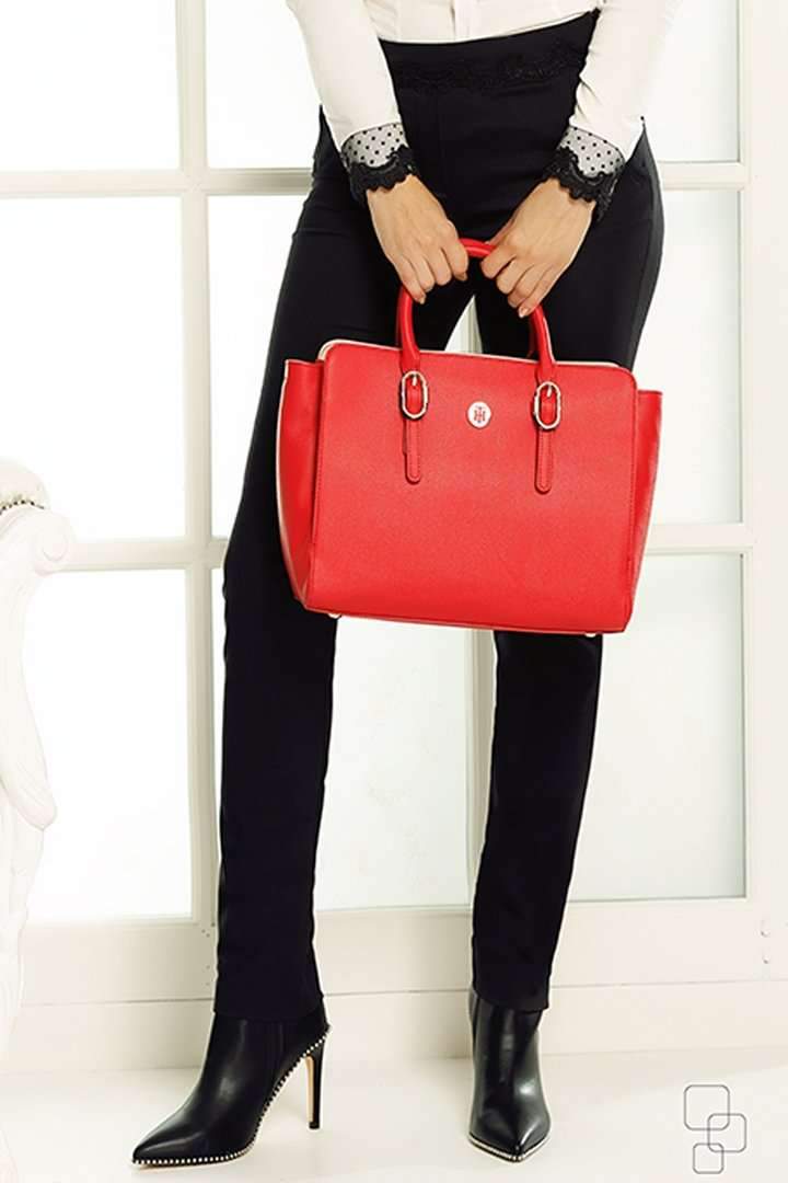 Pantaloni lunghi neri eleganti Fofy a sigaretta, vita alta con ricami, modello a gamba dritta, accessoriata, moda donna.