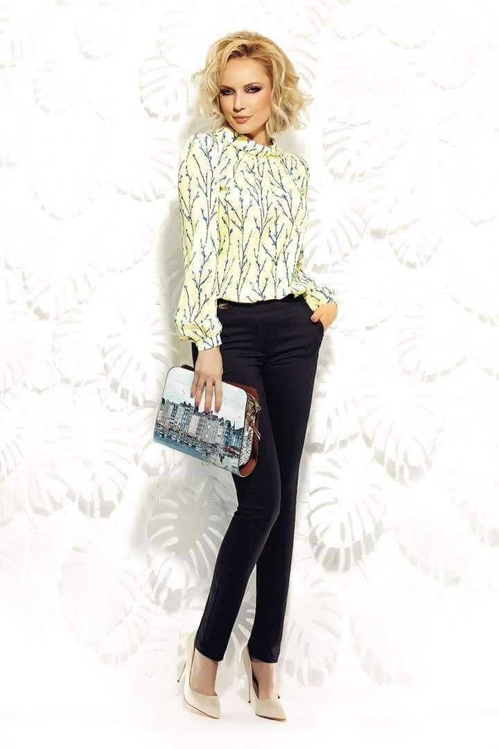 Pantaloni lunghi neri Fofy con quattro tasche e accessorio dorato in vita, stile casual e moderno.