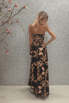 Abito lungo svasato estivo nero con fantasia damascata e spacchi laterali, Moda-Mania, abiti lunghi eleganti e leggeri.