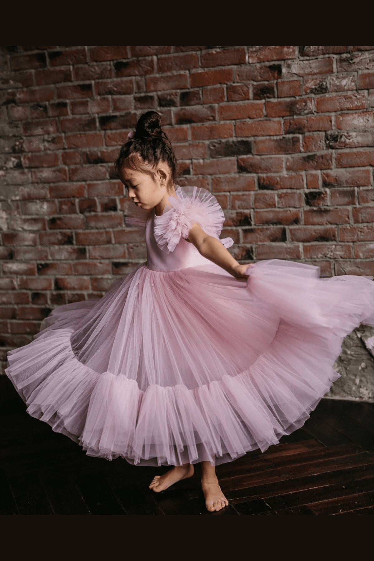 Abito rosa per bambina Moda-Mania con maniche a ventaglio, gonna in tulle multistrato e dettagli volant, abbigliamento per bebè e bimbi