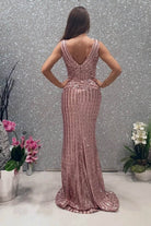 Abito lungo Moda Mania in tulle rosa con fantasia a righe e paillettes, spacco laterale, vestito elegante femminile.