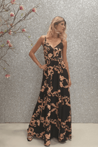 Abito lungo svasato estivo nero a fantasia damascata con spacchi laterali, Moda-Mania, abiti lunghi eleganti e femminili.