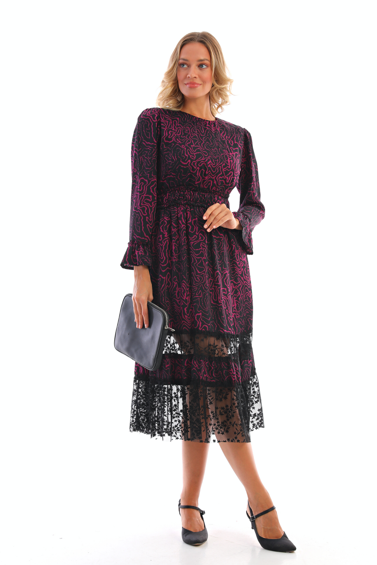 Abito midi svasato nero fantasia magenta con inserto in tulle floreale, firmato Moda-Mania, vista frontale con dettagli floreali.