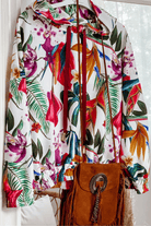 Felpa bianca con cappuccio a fantasia jungle, polsini e bordi elasticizzati, marca Moda Mania, maglieria femminile.